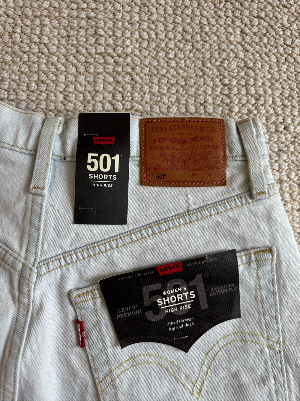 🩵LEVI’S HIGH RISE 501 SHORTS🩵 - Picture 3 of 5